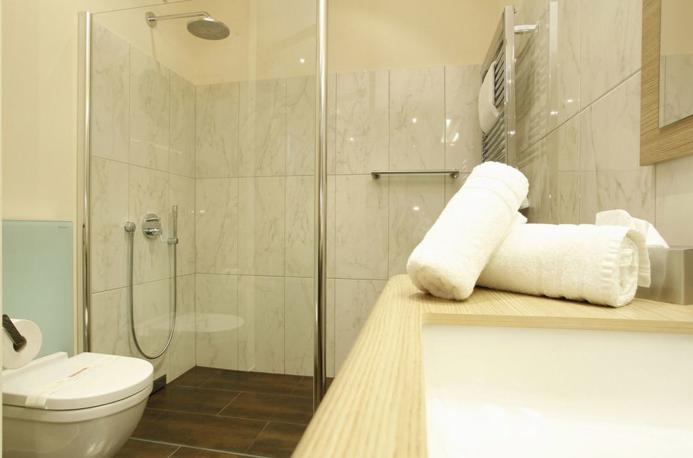 Hotel Villa Will Altwarmbuchen ภายนอก รูปภาพ
